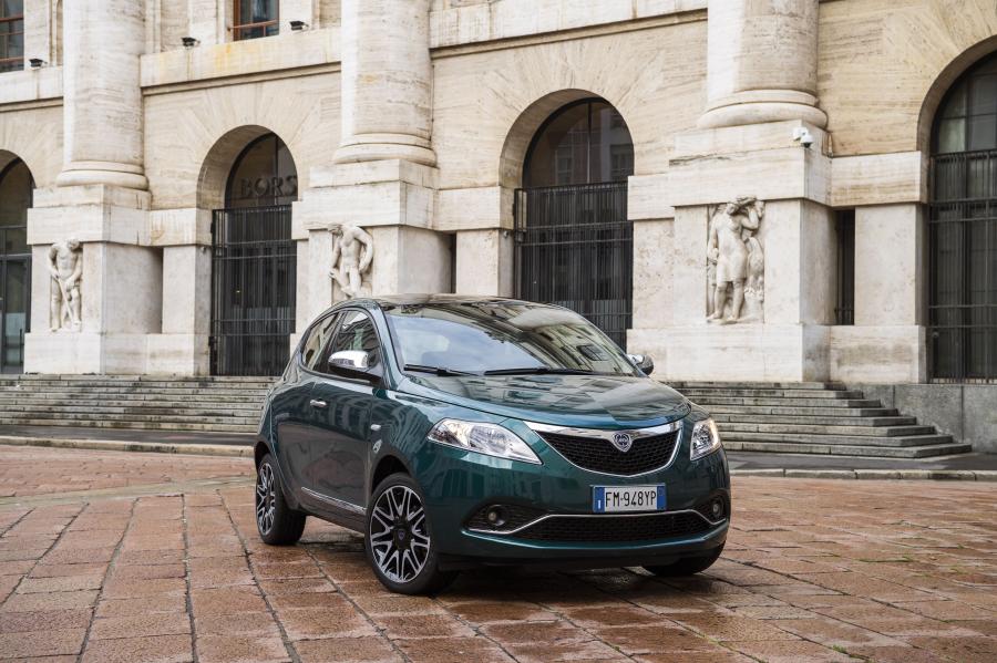  Lancia Ypsilon Platinum (846) 2018 года  (фото 12 из 19)